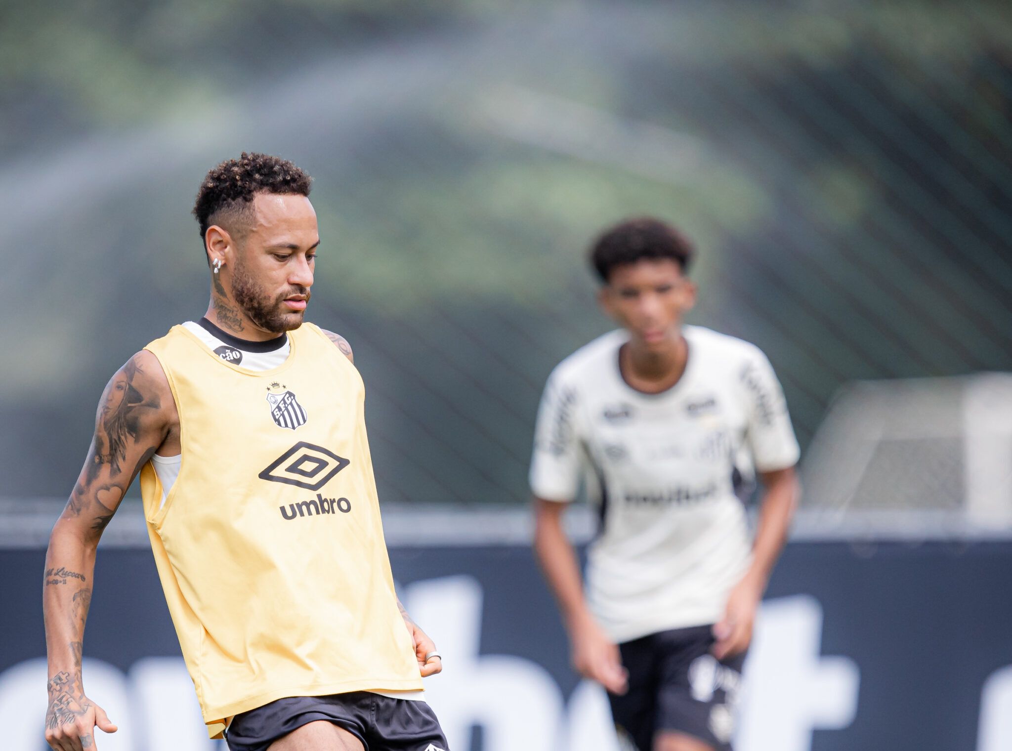 Neymar desabafa sobre carreira de jogador: "É massacrante"