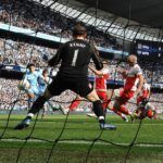 Sergio “Kun” Agüero marca o gol pelo Manchester City