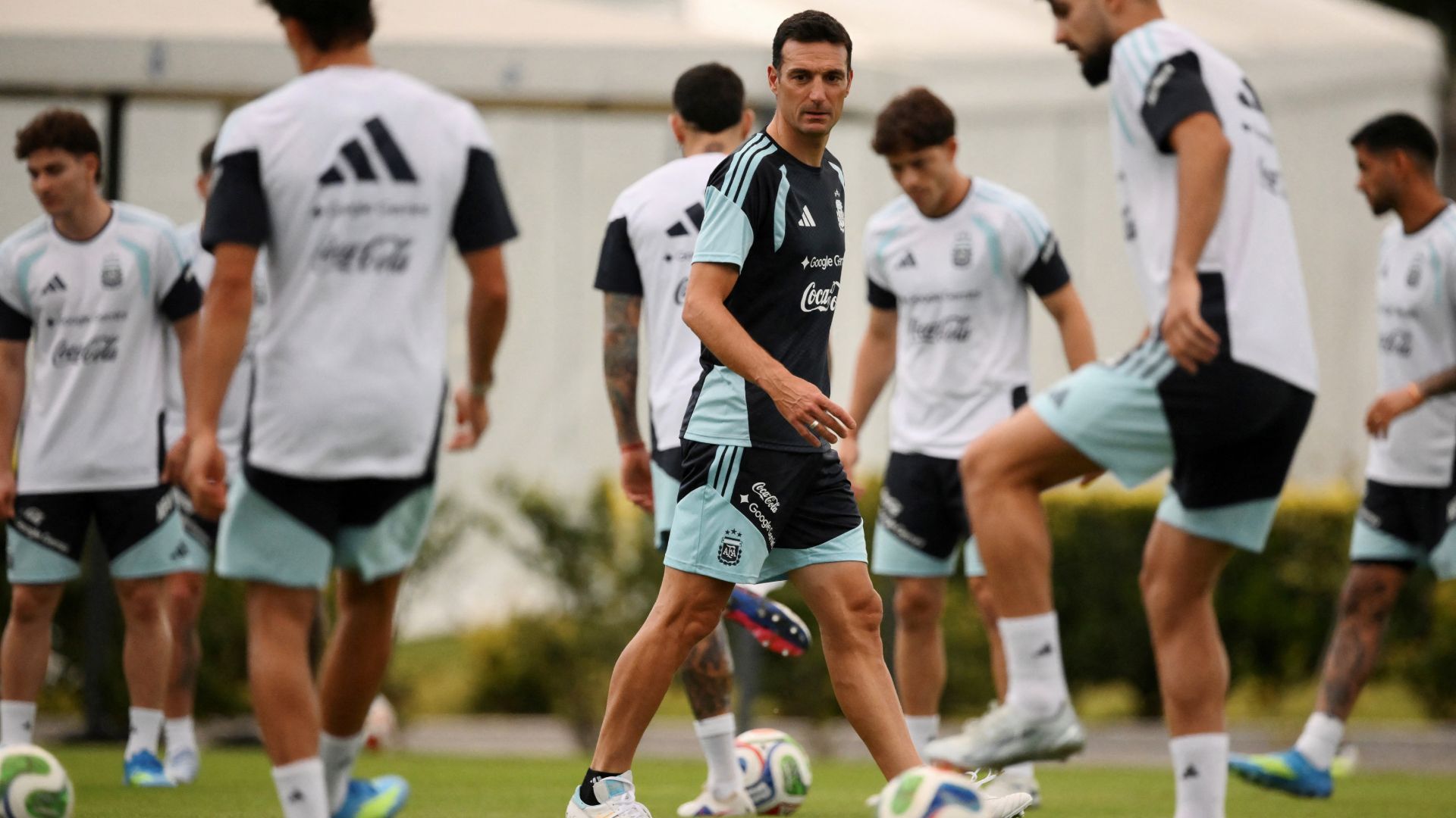 Com Messi, Scaloni testa 'time ideal' da Argentina visando a Copa do Mundo; veja