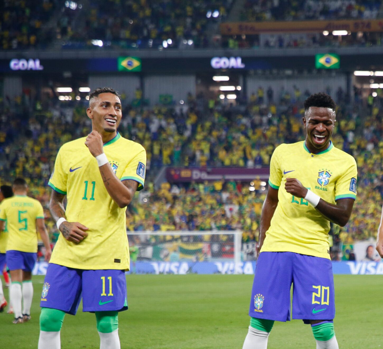 Ancelotti faz projeção 'ousada' para Vinicius Jr. e Raphinha na Copa