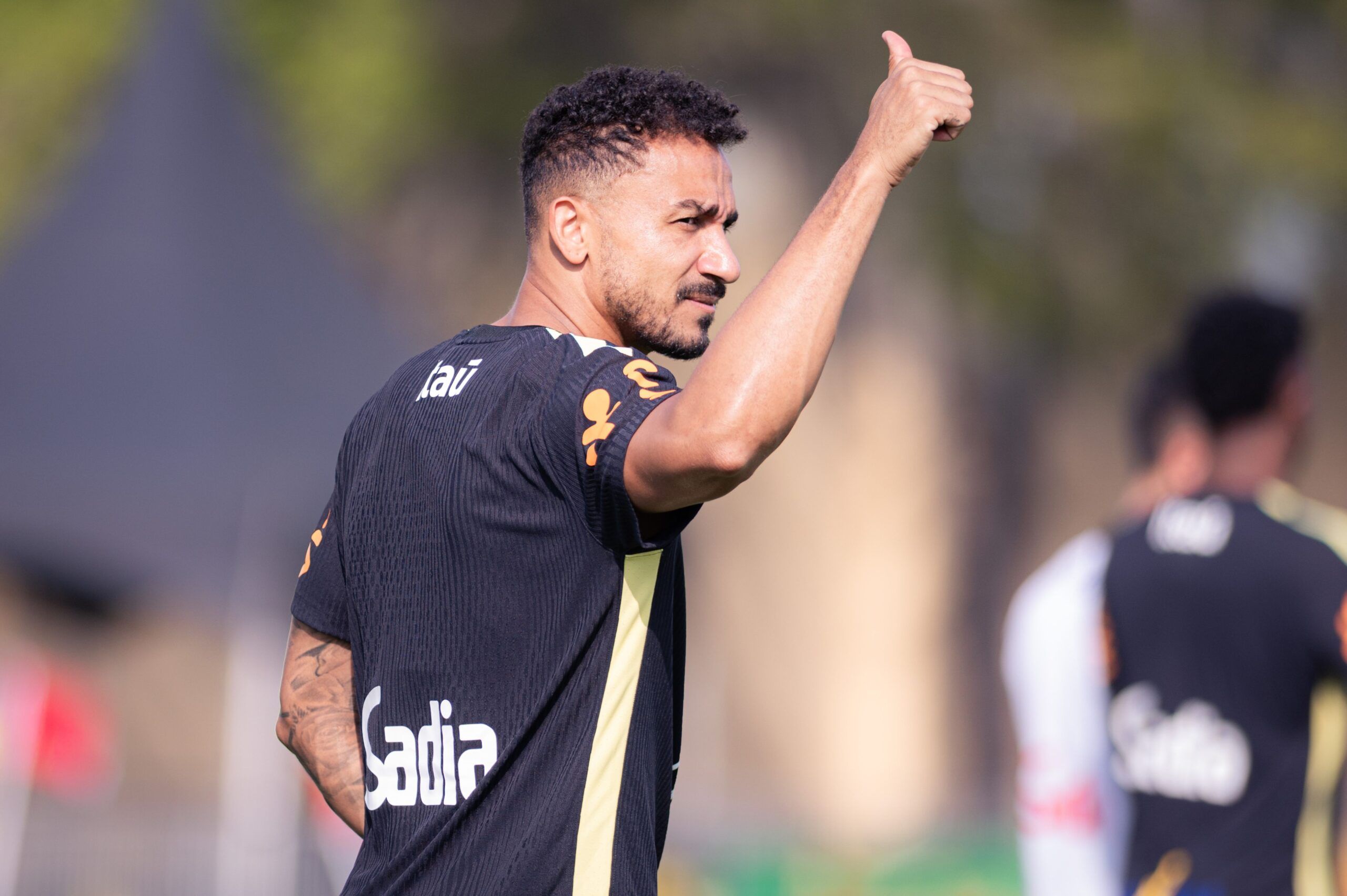 Ancelotti crava Danilo na Copa do Mundo: "Jogador muito importante"