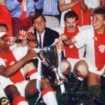 Capitão do Ajax e renomado técnico Johan Cruyff
