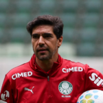 Técnico do Palmeiras desabafa após suspensão: "No futebol brasileiro se pode ser tudo, menos Abel"