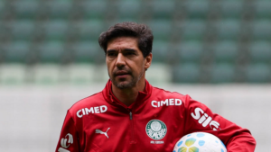 Técnico do Palmeiras desabafa após suspensão: "No futebol brasileiro se pode ser tudo, menos Abel"