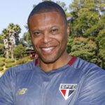 São Paulo anuncia Júlio Baptista como novo técnico do time sub-20