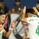 Com Klopp na tribuna, Palmeiras vence Bragantino e dispara na liderança do Brasileirão