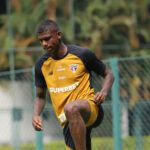 São Paulo notifica Arboleda e dá prazo de 24 horas para zagueiro se reapresentar ou justificar ausência