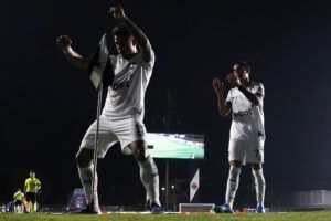 Corinthians x Inter: onde assistir ao vivo e prováveis escalações