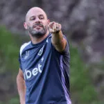 Botafogo anuncia a demissão do técnico Franclim Carvalho