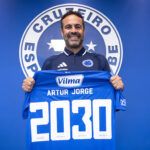 Cruzeiro renova contrato de Artur Jorge até 2030