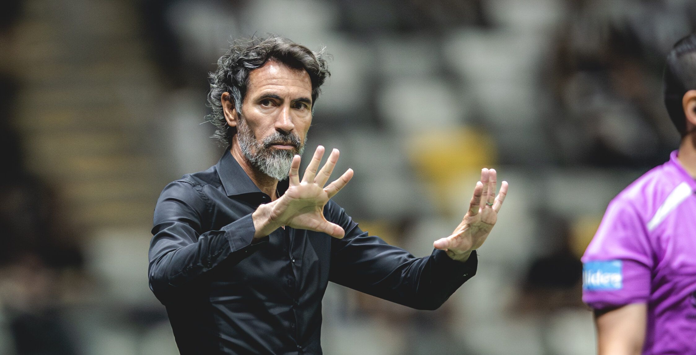 Técnico do Atlético-MG faz alerta a jogadores e diz que clube precisa de mais união