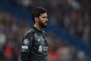 Juventus mira a contratação de Alisson, do Liverpool, diz jornal