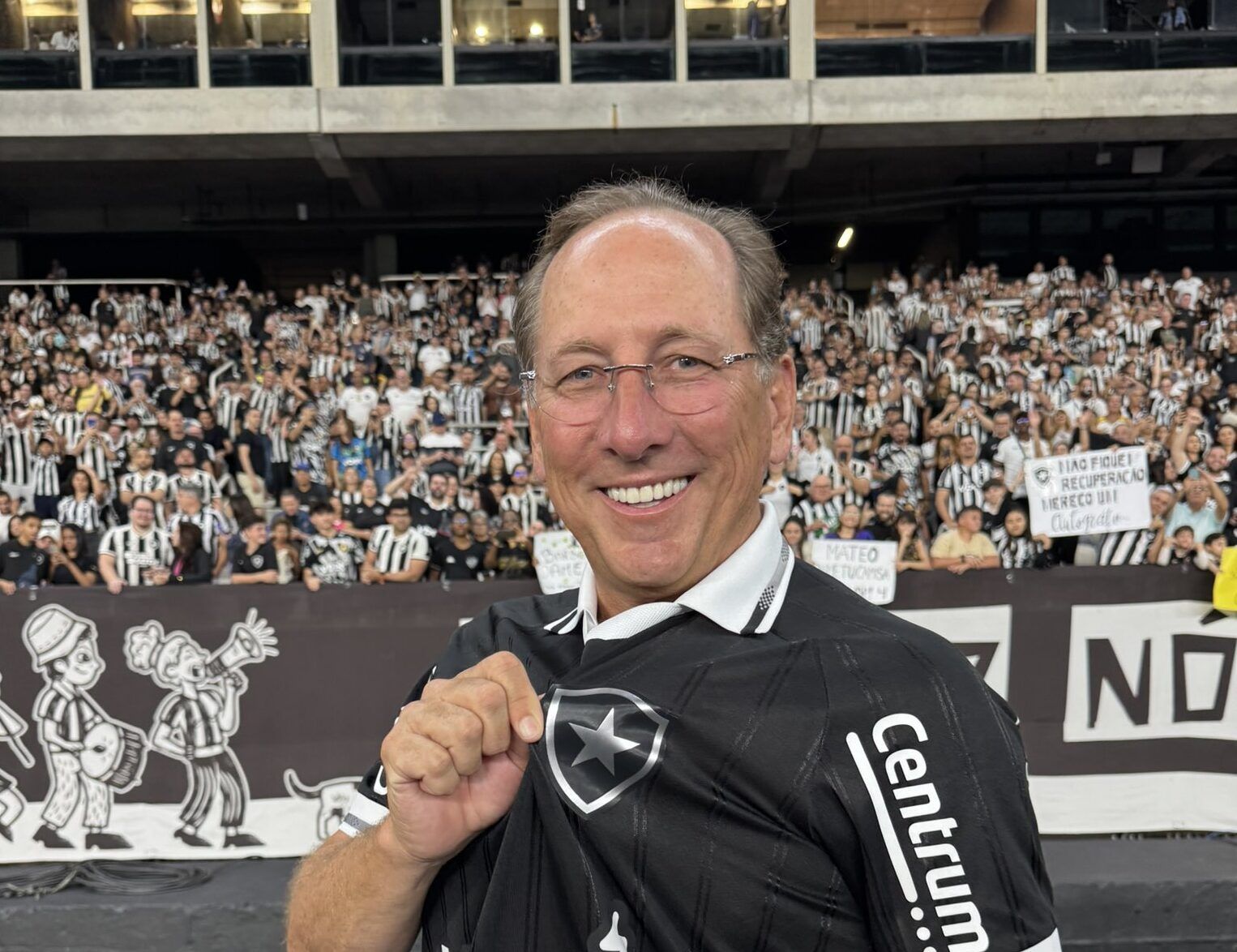 Botafogo entra na Justiça e cobra R$ 745 milhões do Lyon em ações