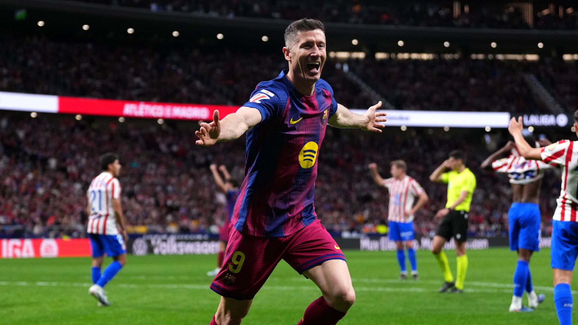 Barcelona bate o Atlético de Madrid de virada e dispara na liderança de LALIGA