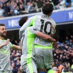 Manchester City atropela o Chelsea, pressiona o Arsenal e põe fogo na Premier League