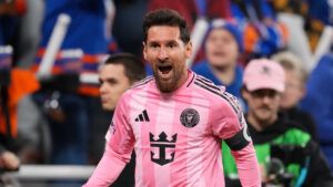 Messi marca, e Inter Miami inaugura seu novo estádio com tropeço