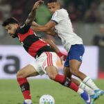 Flamengo atualiza a situação de Lucas Paquetá após sair de campo lesionado