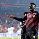 A lista seleta que Viveros, do Athletico-PR, pode entrar no Brasileirão