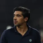 Abel Ferreira explica por que deu dedo do meio a Flaco López após gol do Palmeiras na Libertadores