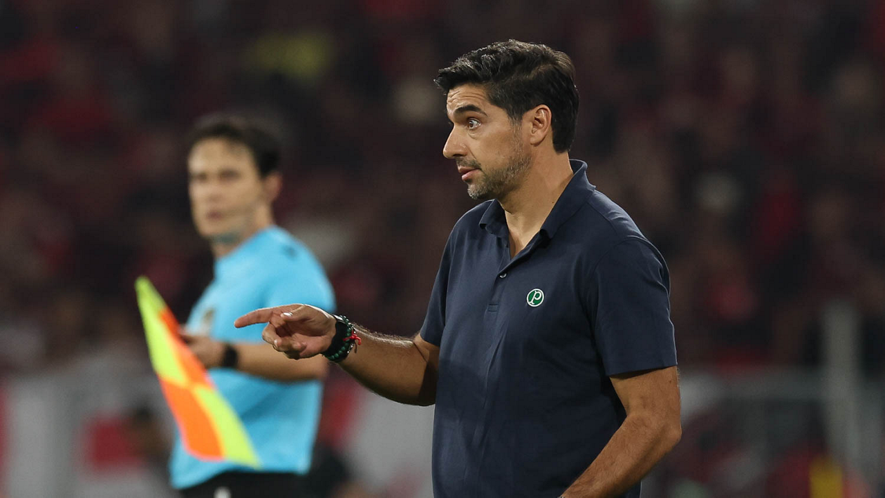 Palmeiras: Abel Ferreira relembra final da Libertadores e compara expulsão de Carrascal a lance com Pulgar