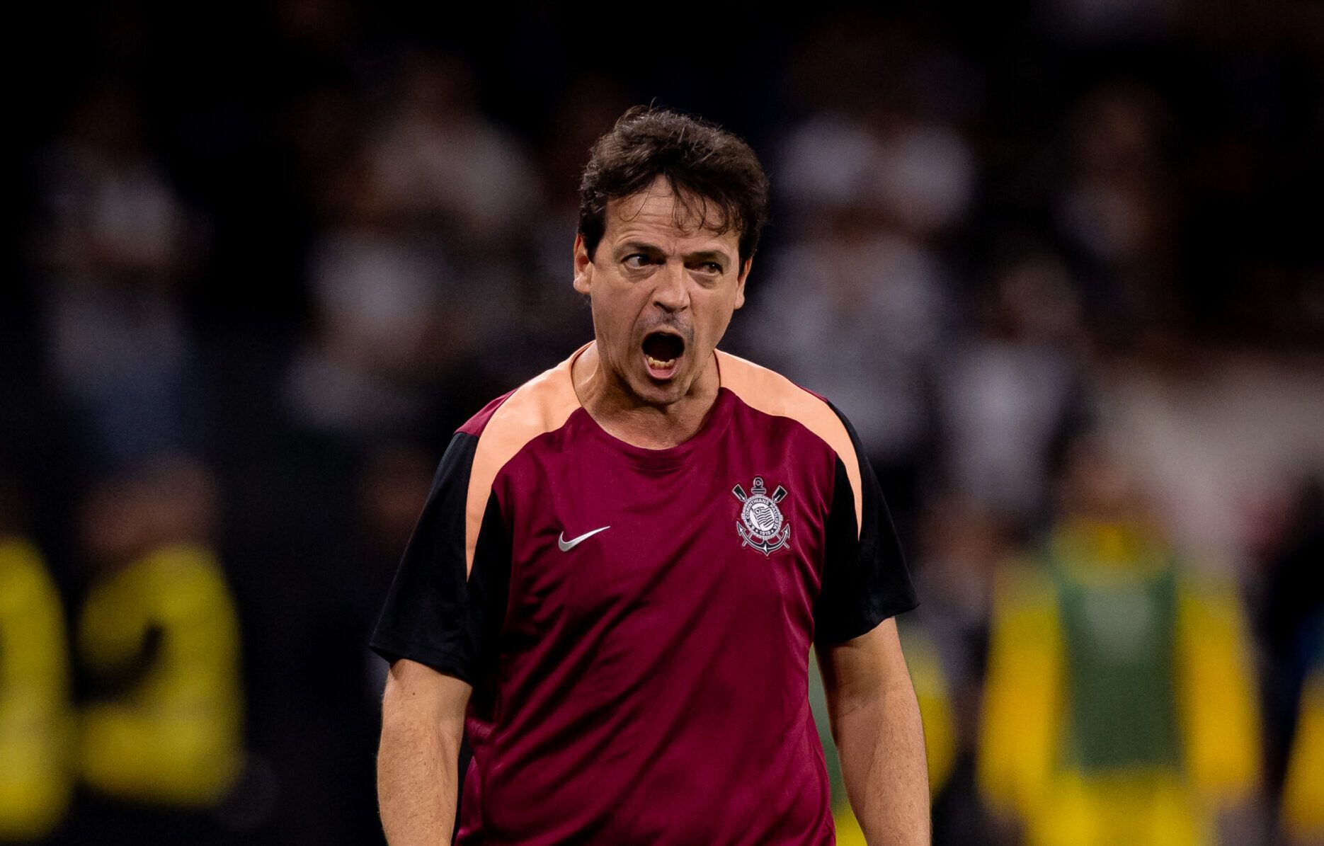 Corinthians vence o São Paulo pelo Brasileirão em jogo de muitos gols em Itaquera