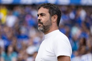 Artur Jorge celebra salto do Cruzeiro no Brasileirão e rasga elogios ao elenco
