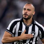 Arthur Cabral marca hat-trick, Botafogo vence o Corinthians e afunda rival no Z-4