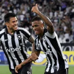 Botafogo vence o Racing por 2 a 1, no Nilton Santos, e lidera o Grupo E da Copa Sul-Americana