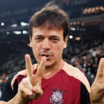 Corinthians: Diniz fala sobre bate boca com Gabriel Paulista dentro de campo