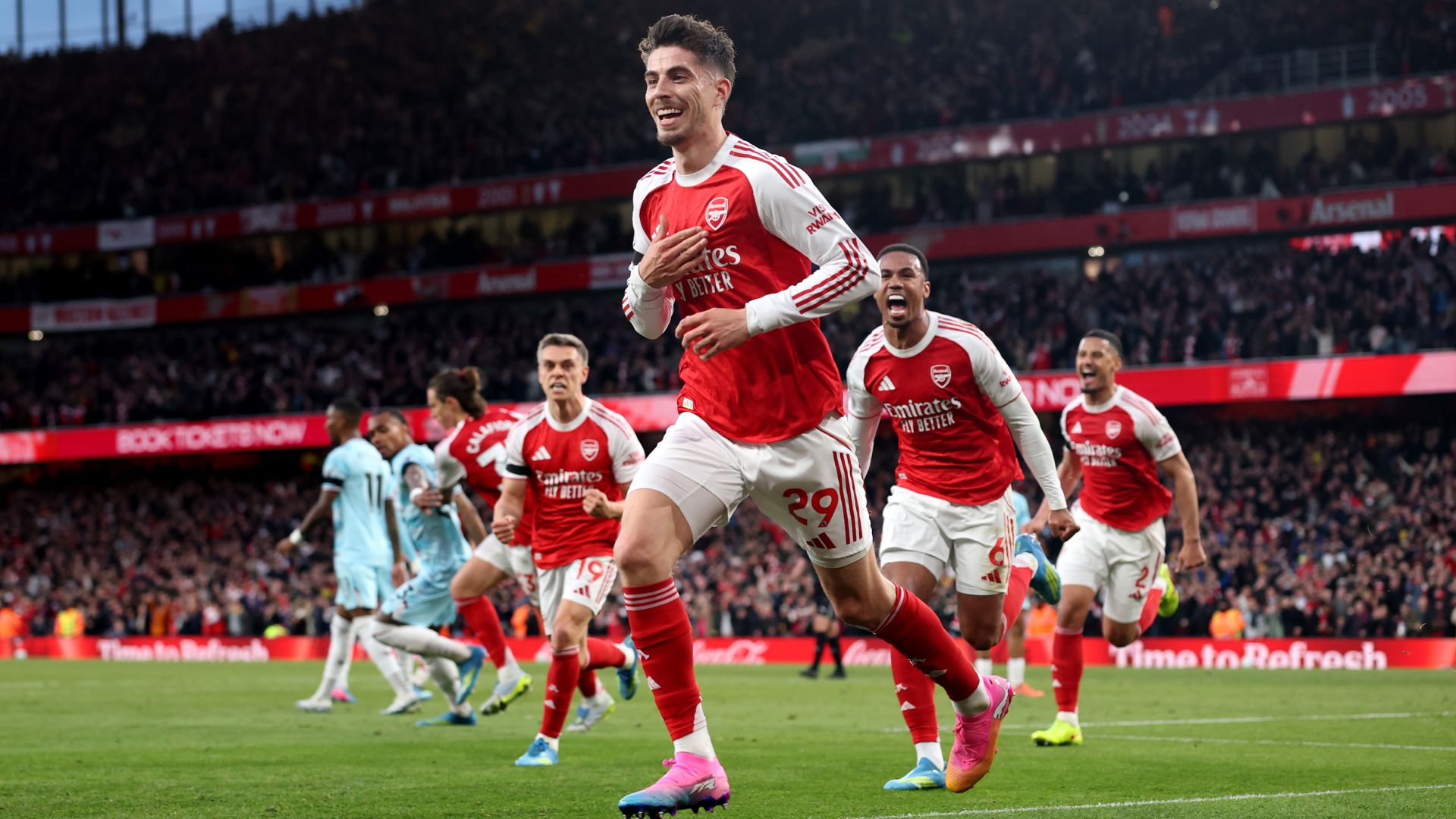 Arsenal vence Burnley e pode ser campeão da Premier League nesta terça-feira