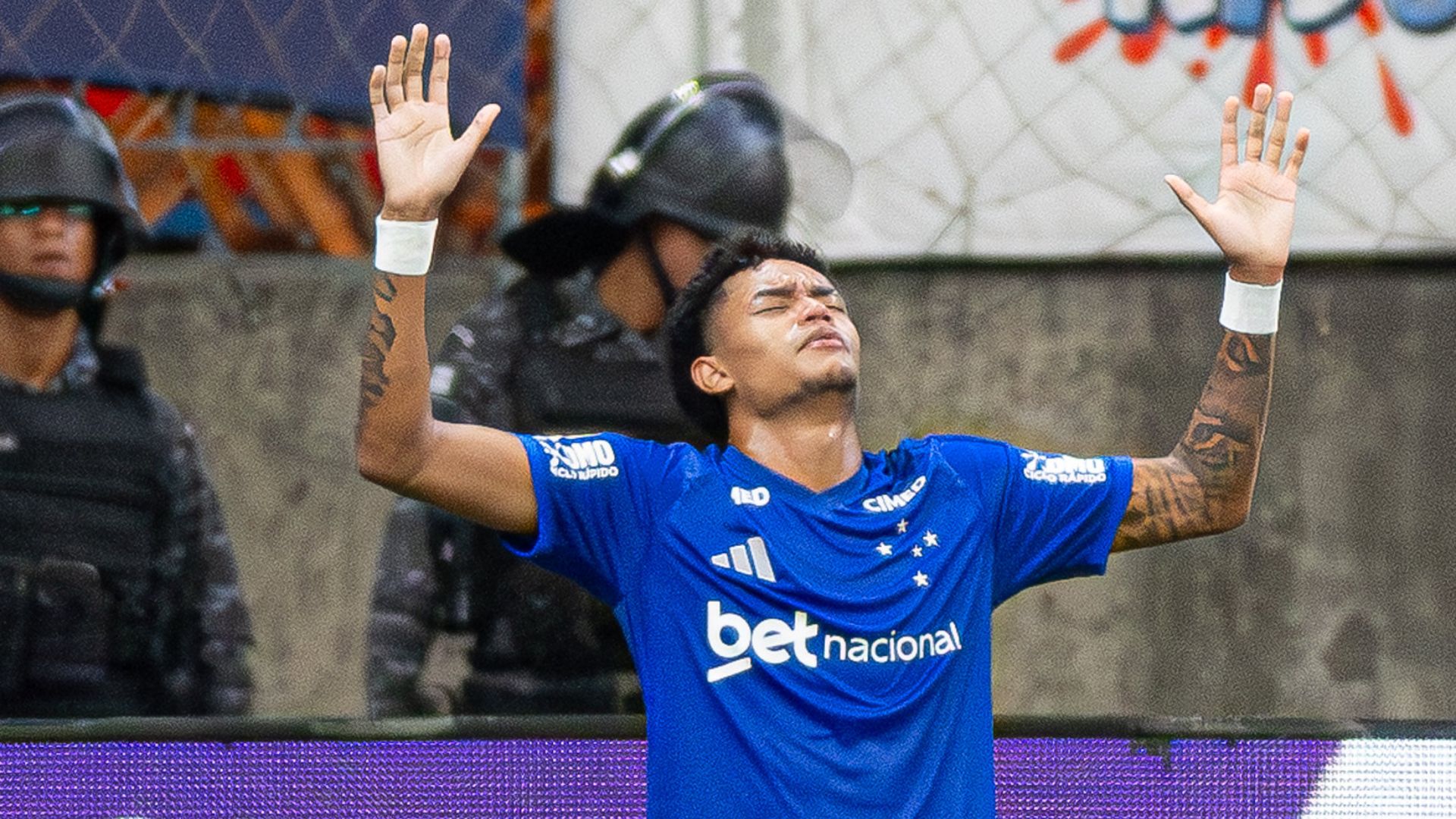 Kaique Kenji marca, decide para o Cruzeiro e segue os passos do pai