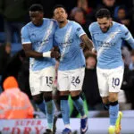 Manchester City vence o Crystal Palace por 3 a 0 e pressiona o Arsenal na reta final da Premier League