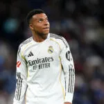 Crise no Real Madrid expõe racha entre Mbappé, Vini Jr. e Arbeloa