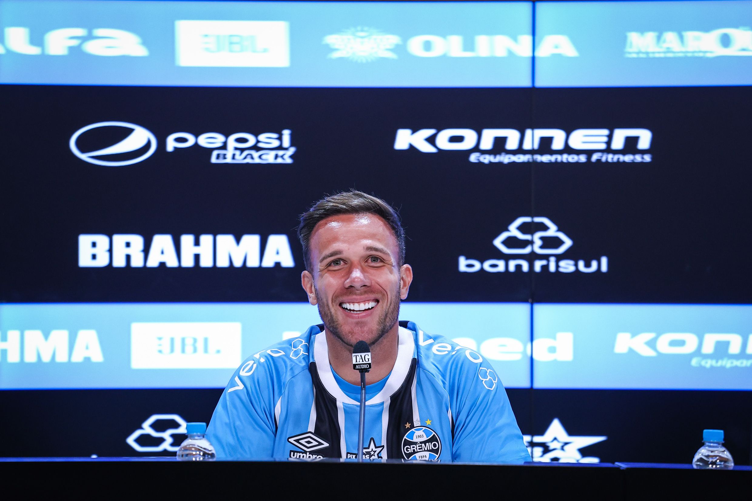 O que a Juventus pede ao Grêmio para liberar o volante Arthur
