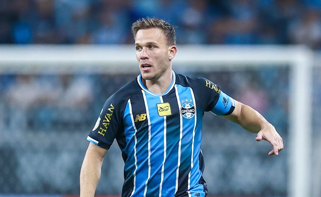Grêmio anuncia saída de Arthur