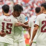 Espanha vence Uruguai com falha de Muslera, avança em primeiro e elimina a Celeste da Copa