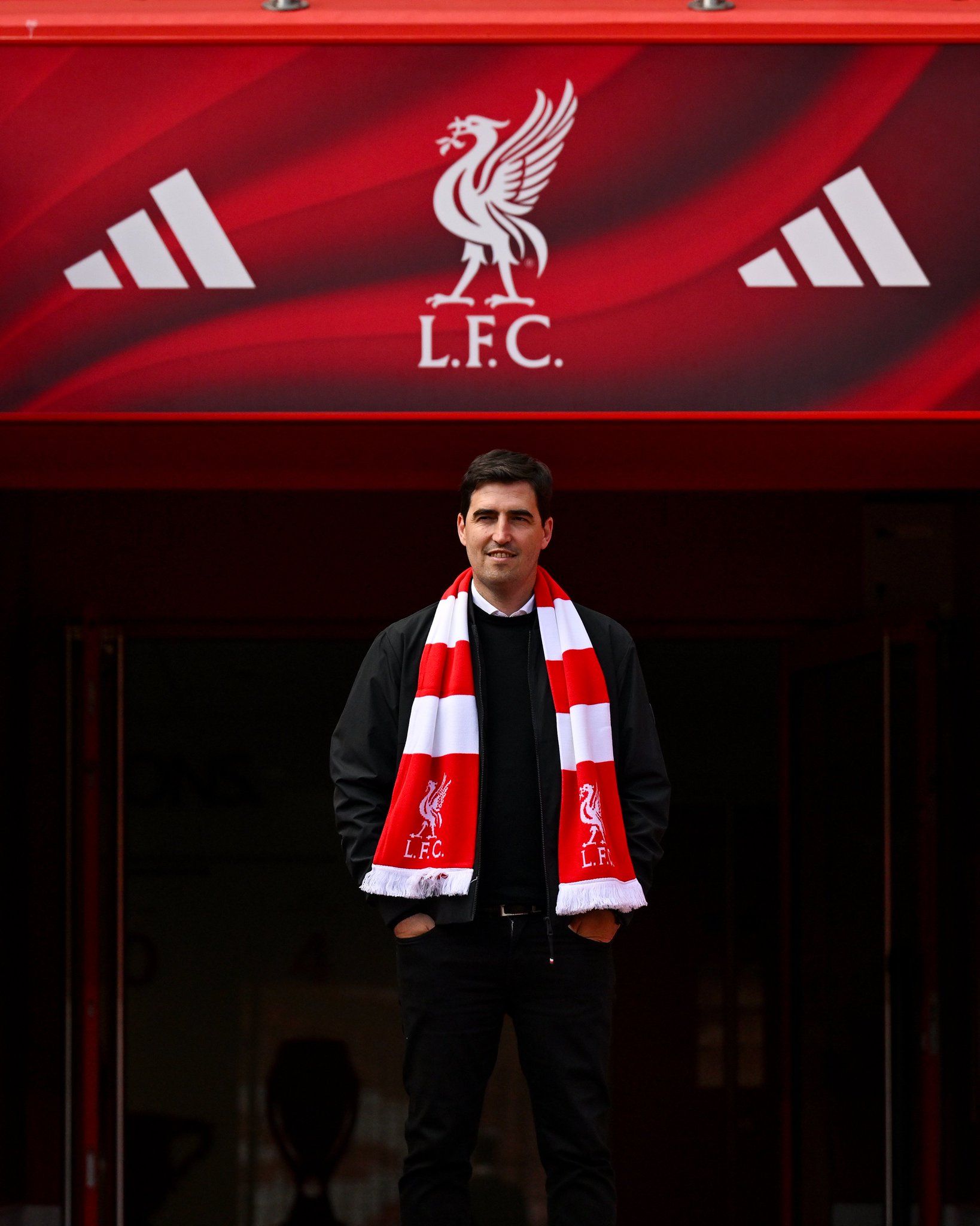Liverpool anuncia Andoni Iraola como novo treinador