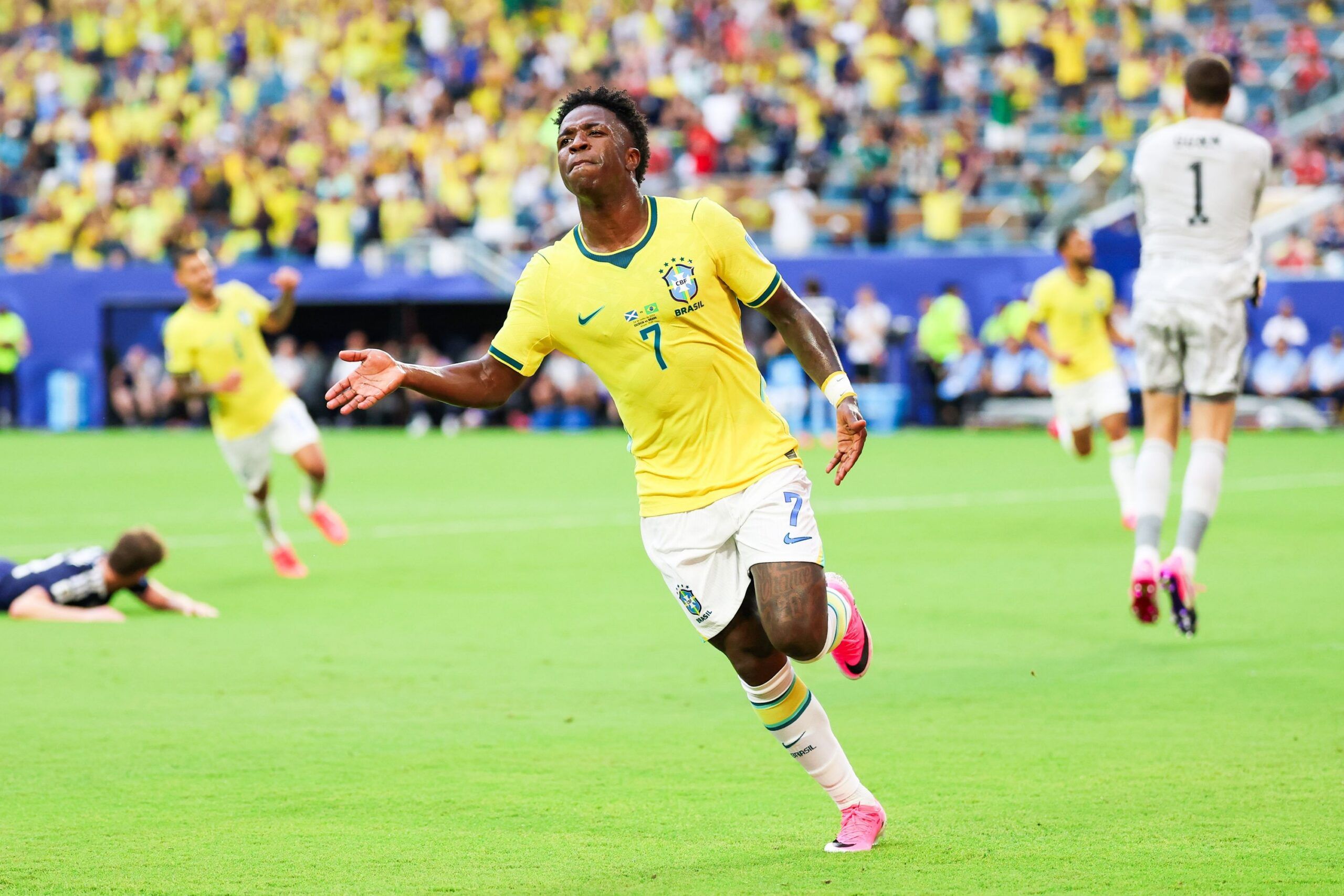Vinicius Jr. revela promessa de Ancelotti antes de Brasil x Escócia: "Ele disse..."