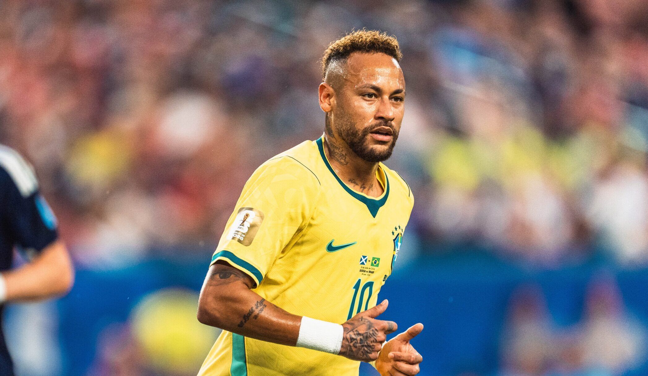 Neymar revela conversas com Messi e rasga elogios ao craque: "Me importo com ele"
