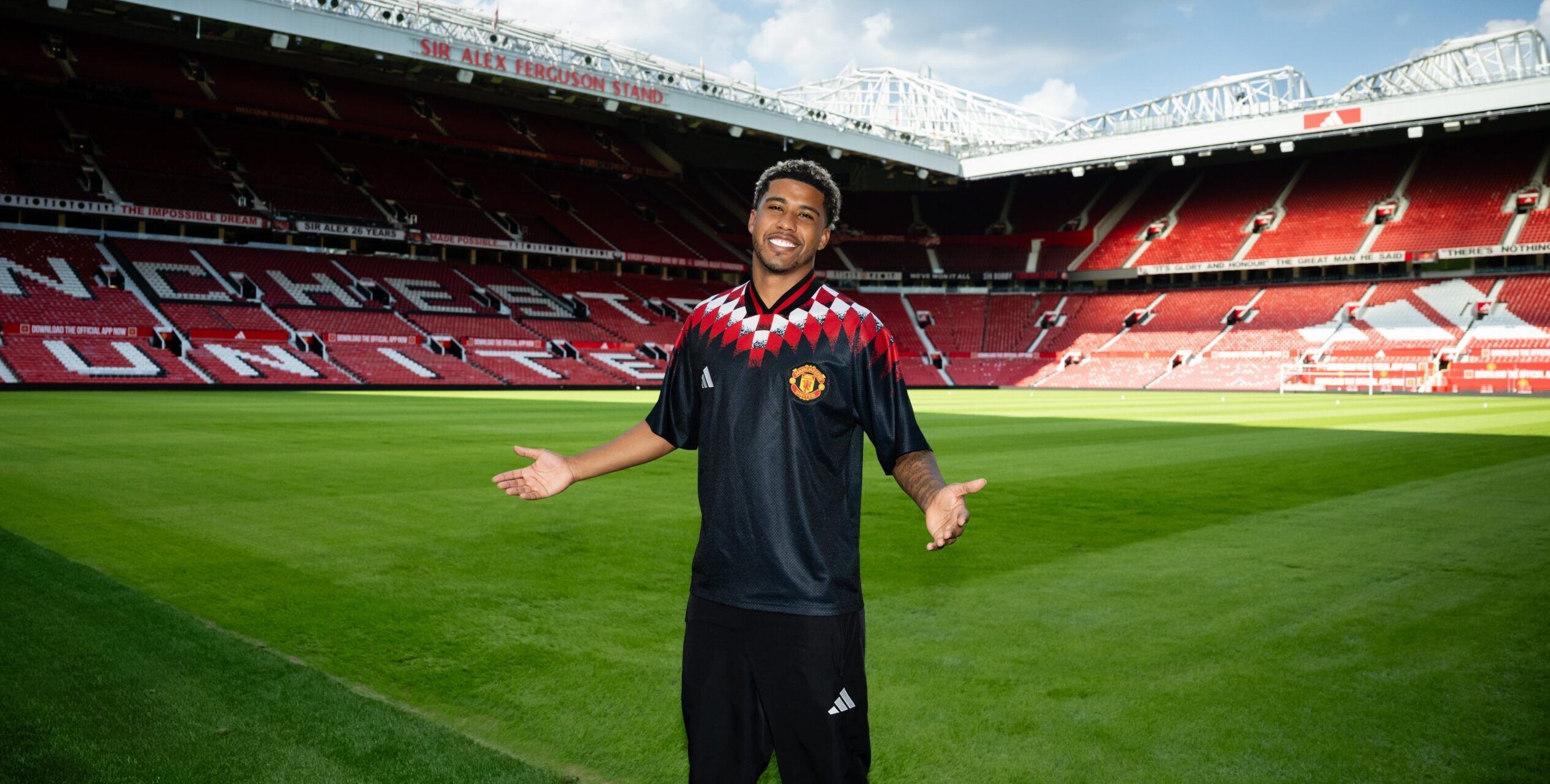 Vasco receberá quantia milionária por venda de Andrey Santos ao Manchester United