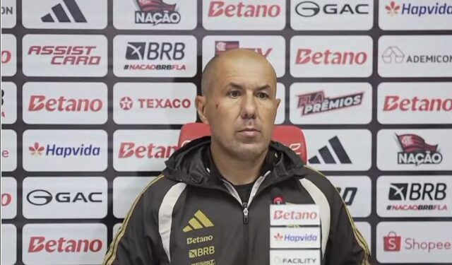 Leonardo Jardim expõe necessidade de reforços no Flamengo: "Boto sabe da importância"