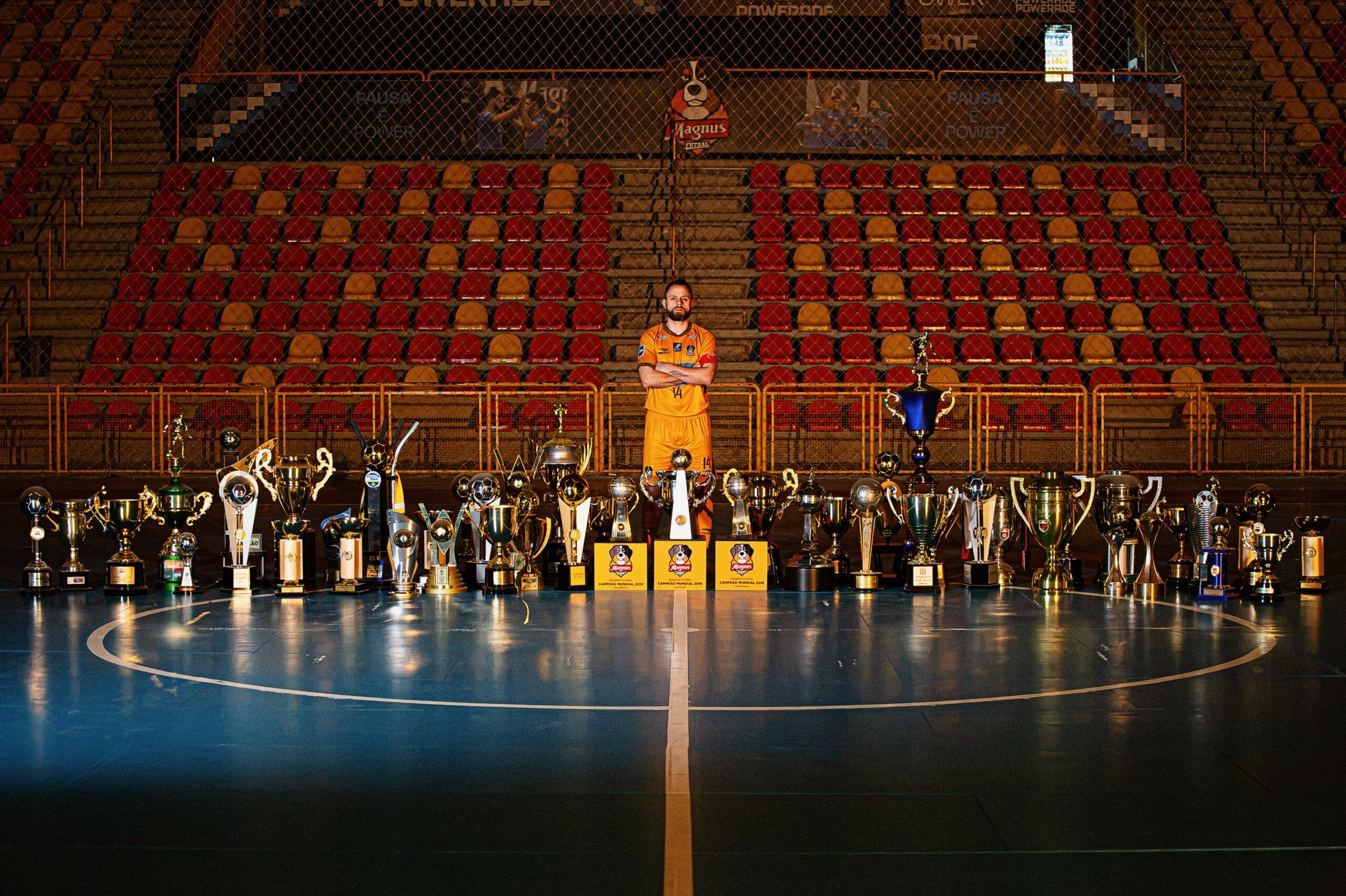 Rodrigo Capita encerra carreira histórica no futsal com gol na despedida e legado de 982 gols