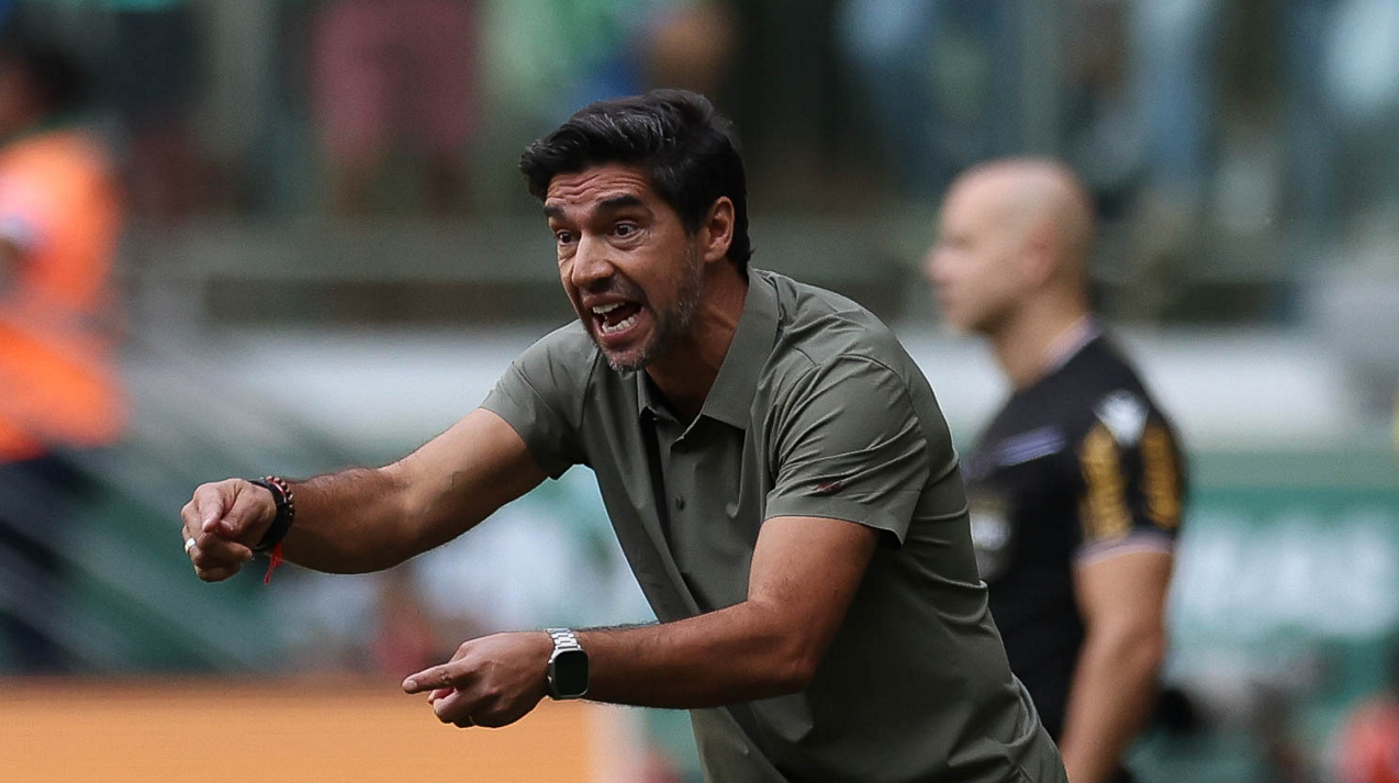 Abel Ferreira volta a citar lance da final da Libertadores em meio a nova troca de farpas entre Palmeiras e Flamengo