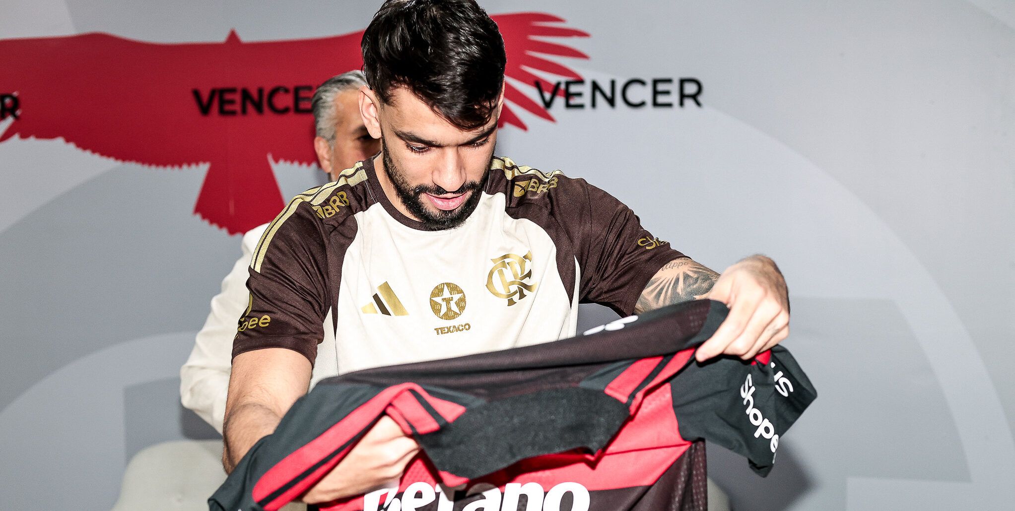 Paquetá supera R$ 315 milhões e lidera ranking: veja o top 10 das contratações mais caras da história do Flamengo