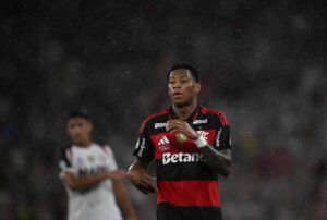 Plata perto de deixar o Flamengo: Dínamo Moscou avança na negociação por cerca de R$ 72 milhões