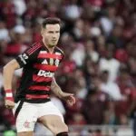 Saúl desabafa após voltar a atuar pelo Flamengo: "Se não jogo, sou caro. Se jogo, sou bom"