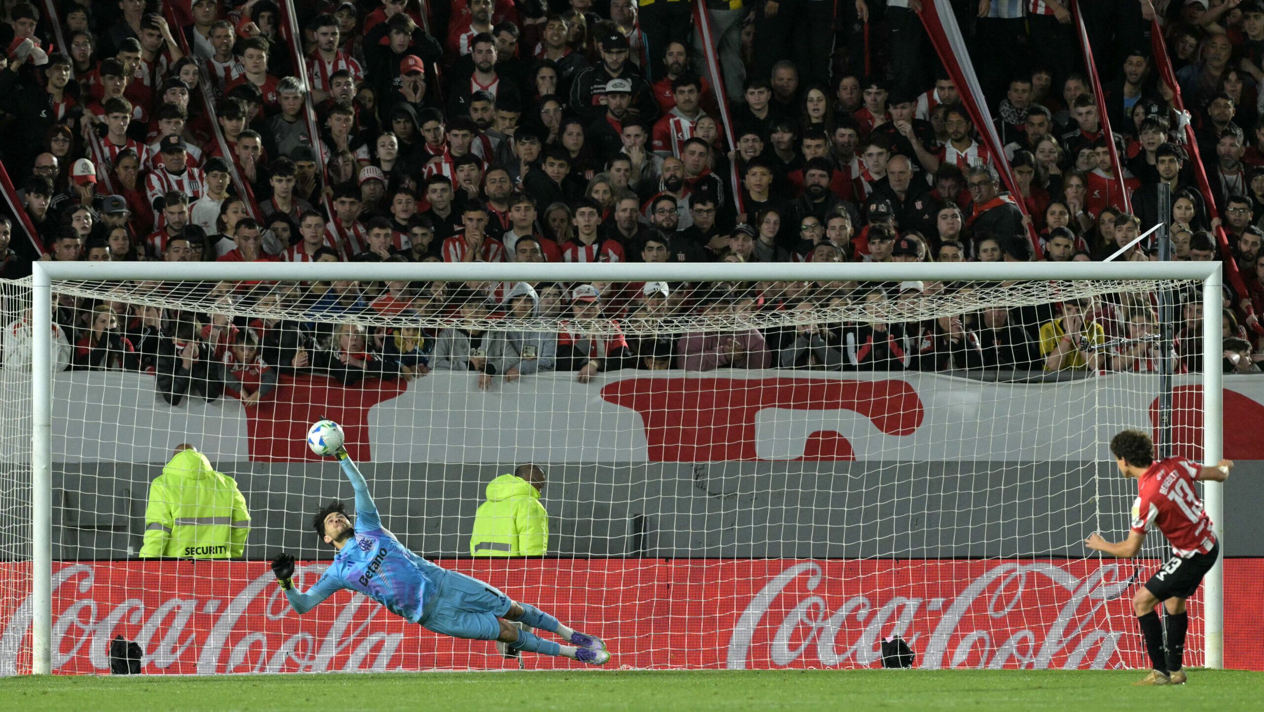 Estudiantes venció a Flamengo, pero Rossi lo dejó sin semifinales en los penales