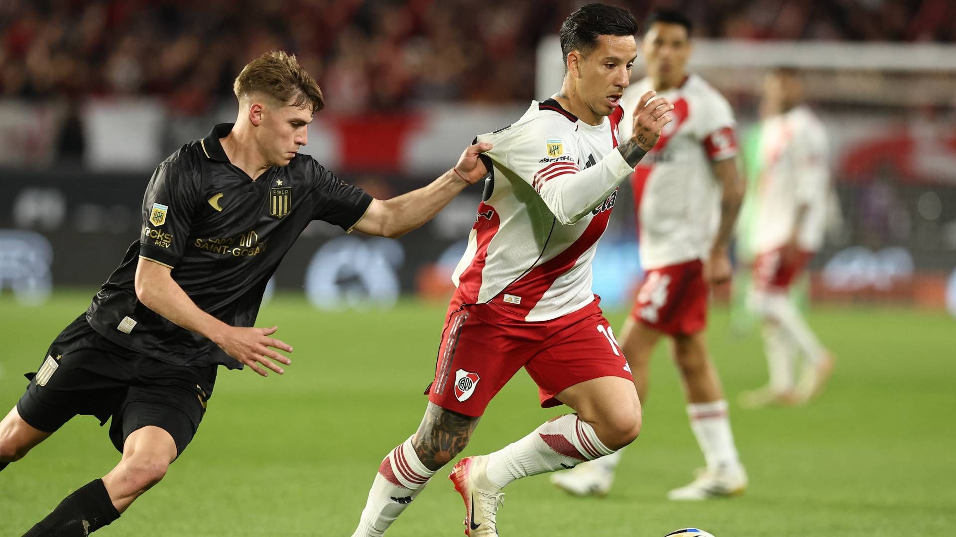 River le ganó a Estudiantes y volvió a la punta