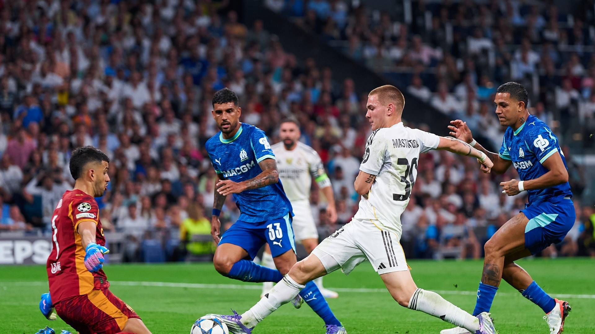 Doblete de Mbappé en la victoria de Real Madrid sobre Marsella en el Bernabéu