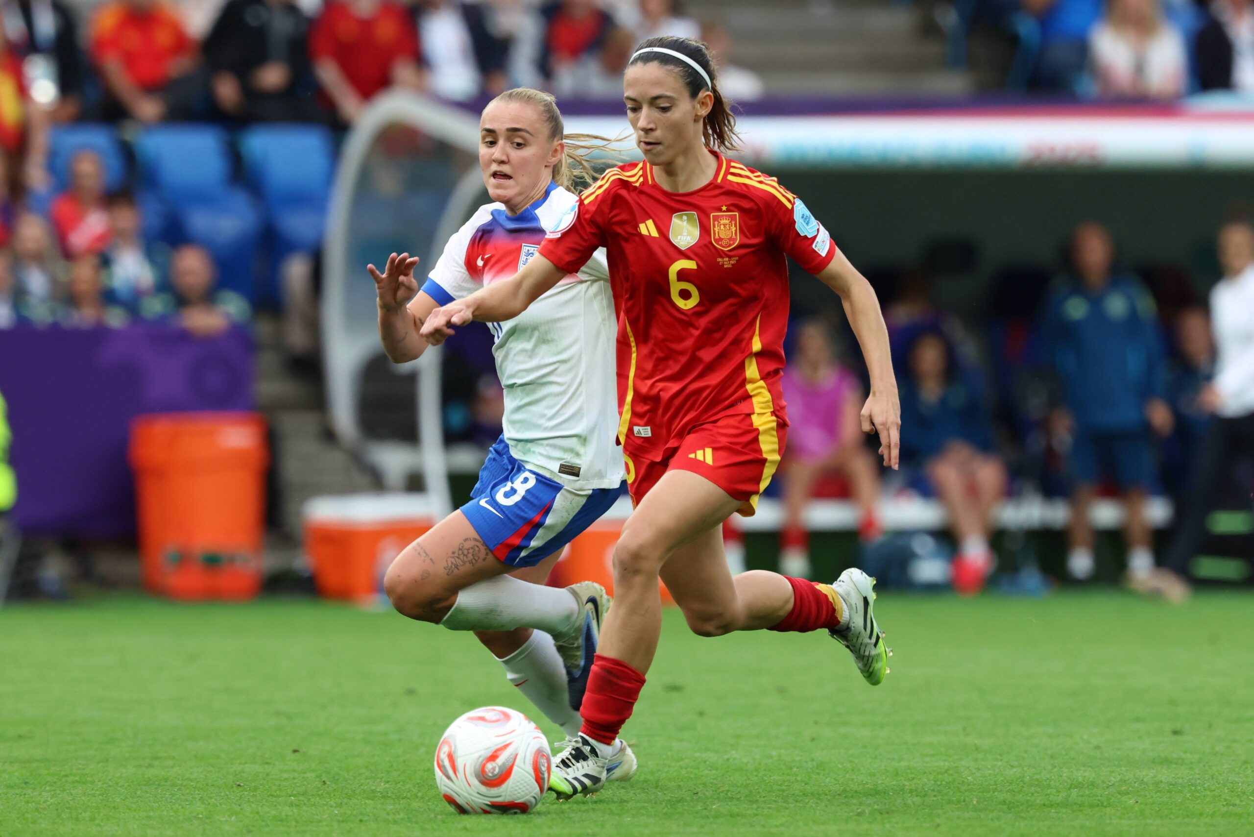 Aitana Bonmatí y Georgia Stanway en la final de la Eurocopa Femenina 2025.